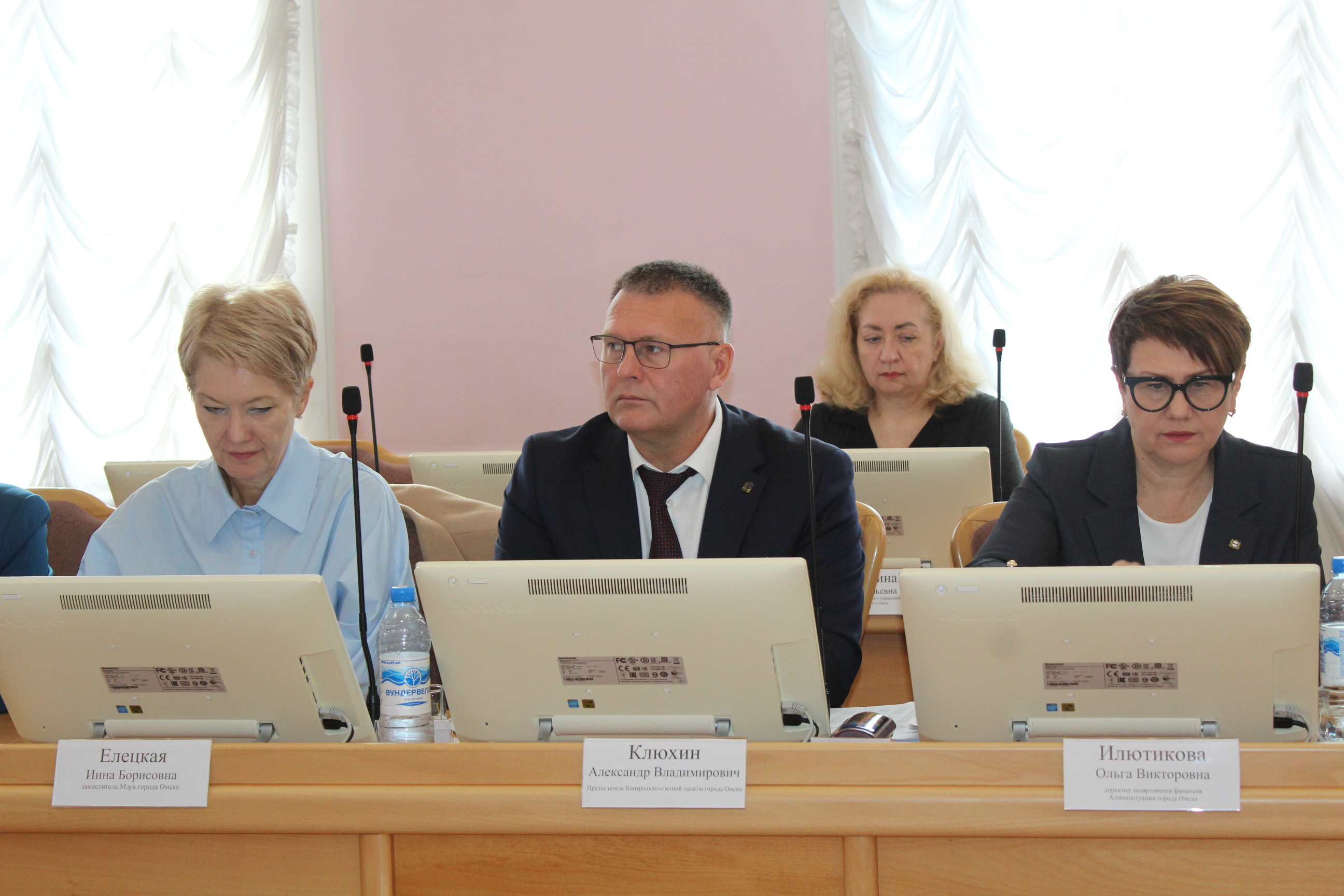 Участие Председателя КСП г. Омска в заседании комитета Омского городского Совета по финансово-бюджетным вопросам 22.09.2026