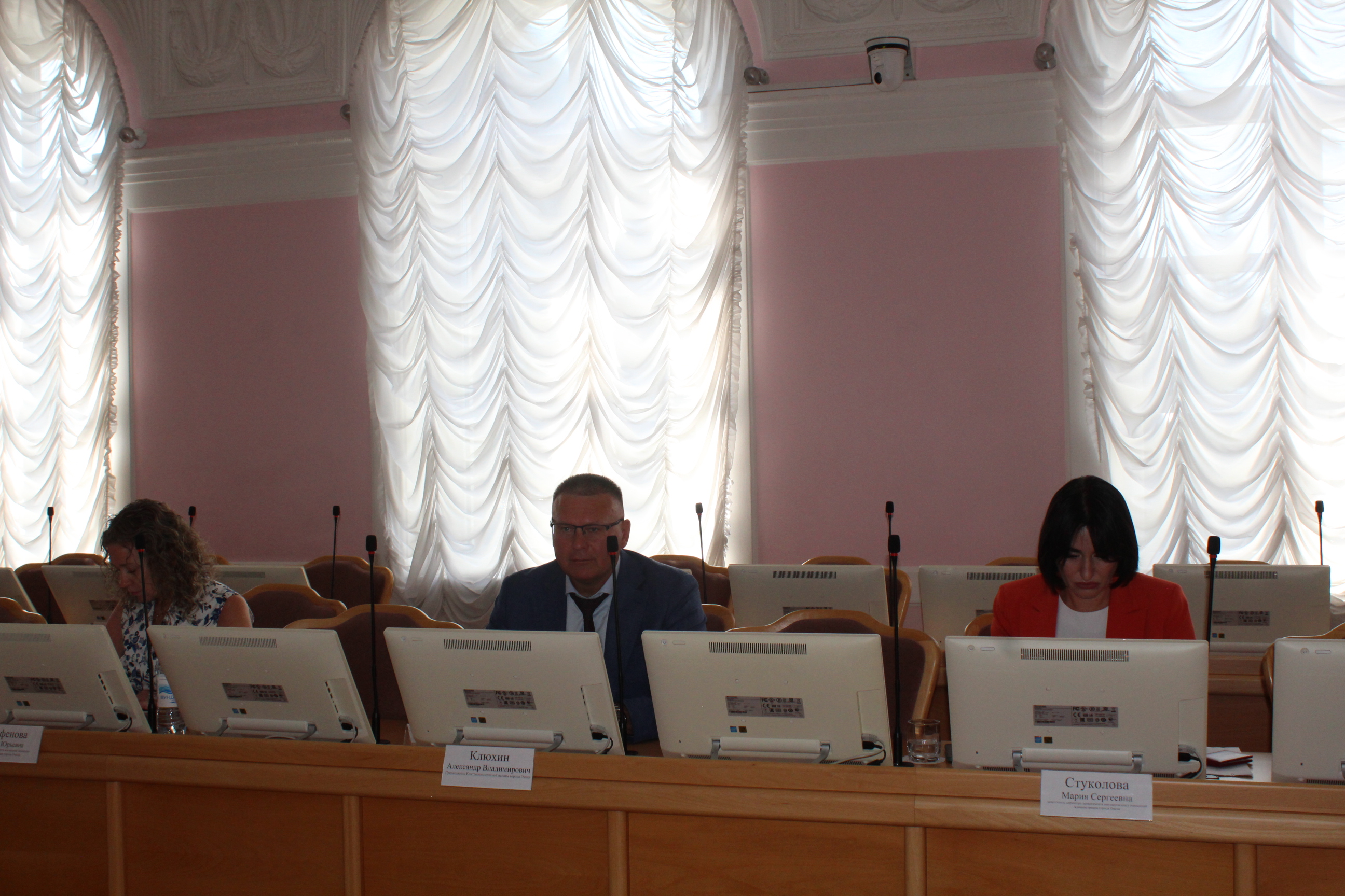 Участие Председателя КСП г. Омска в заседании комитета Омского городского Совета по муниципальной собственности 17.06.2025
