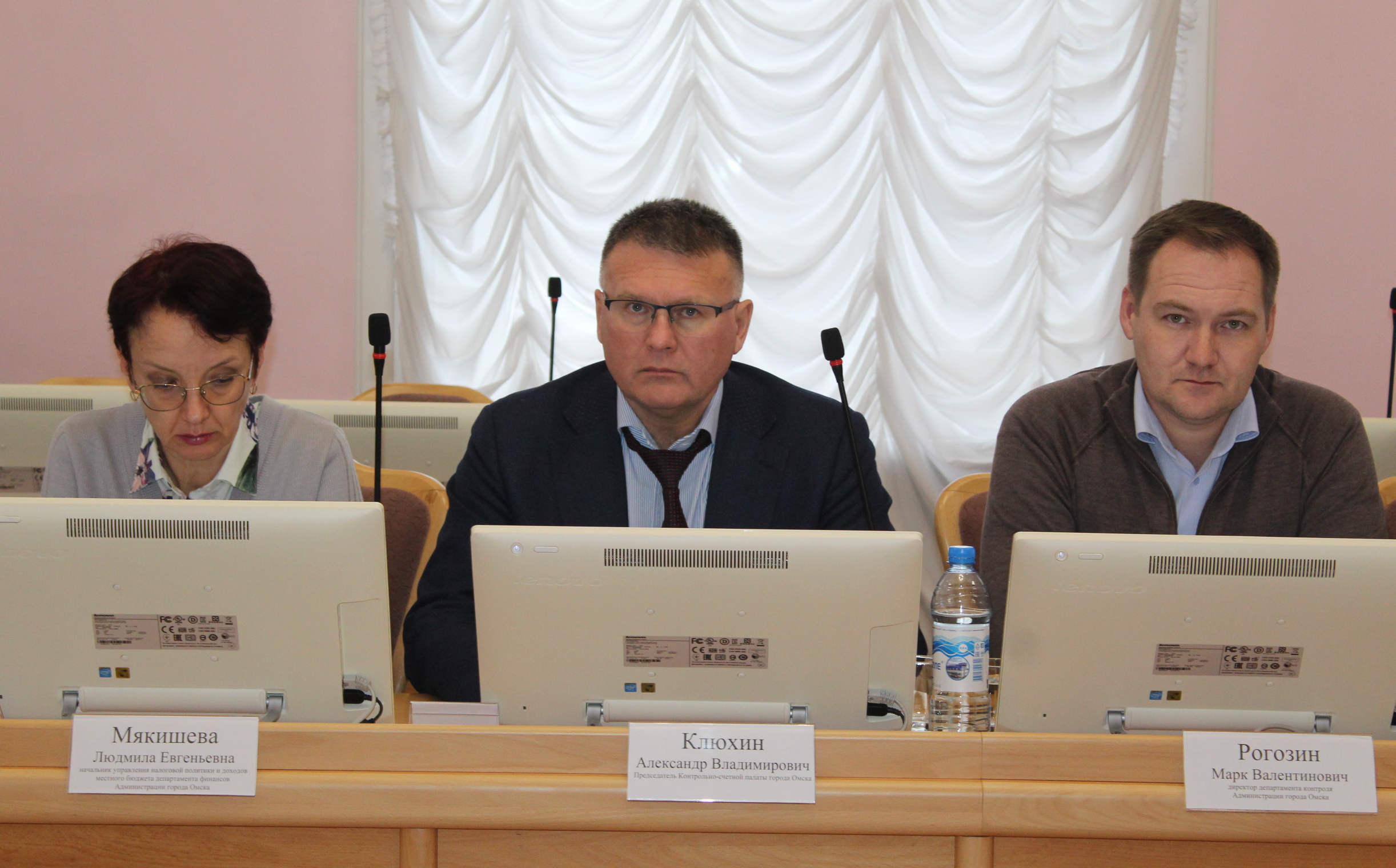 Участие Председателя КСП г. Омска в заседании комитета Омского городского Совета по вопросам местного самоуправления, законности и правопорядка 11.11.2025