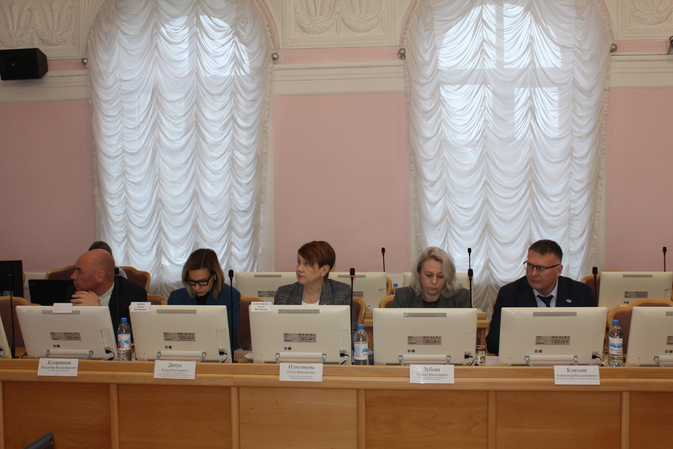 Участие Председателя КСП г. Омска в заседании комитета Омского городского Совета по вопросам местного самоуправления, законности и правопорядка 03.12.2024