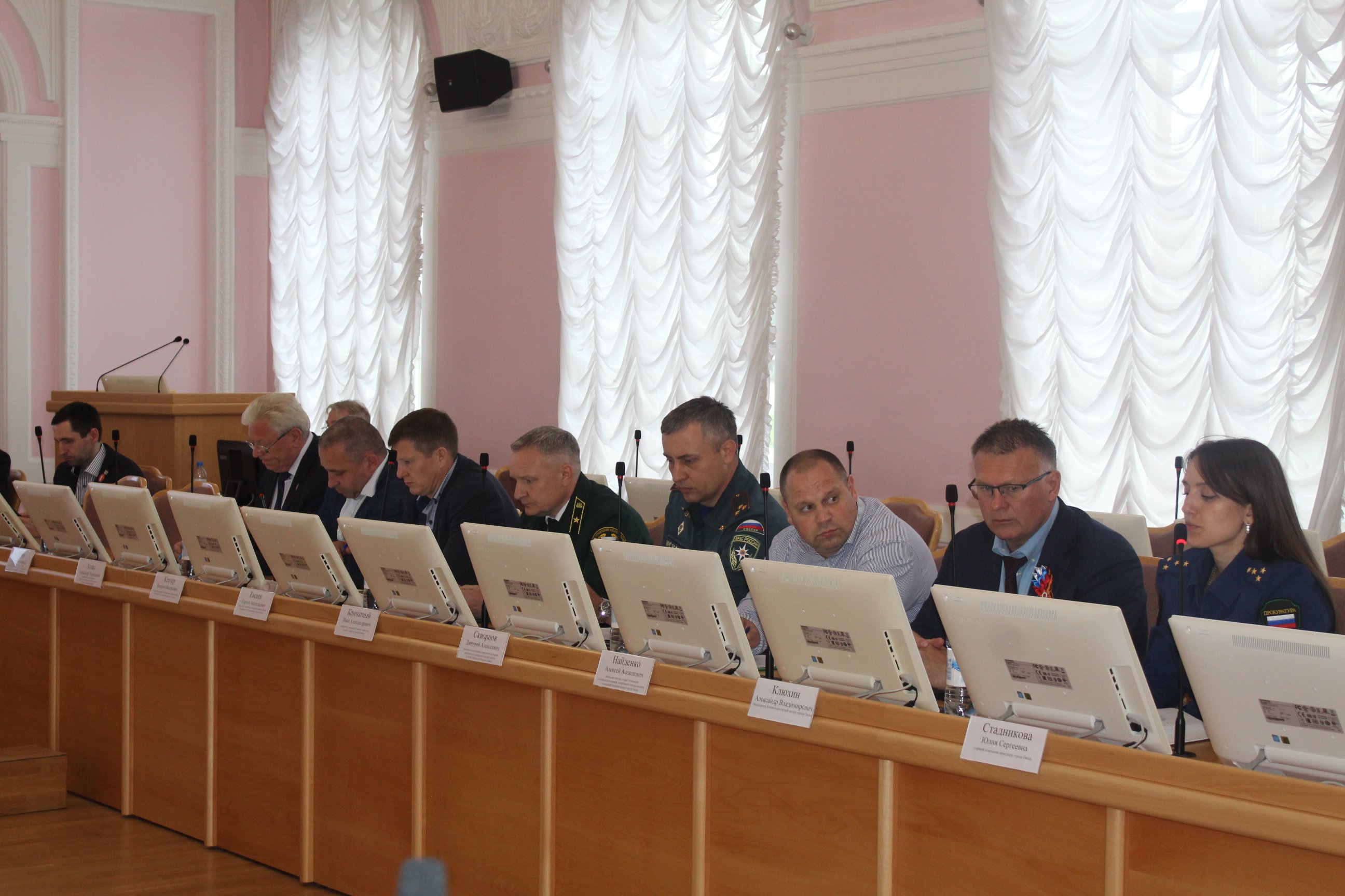 Участие Председателя КСП г. Омска в заседании комитета Омского городского Совета по вопросам местного самоуправления, законности и правопорядка 13.05.2025