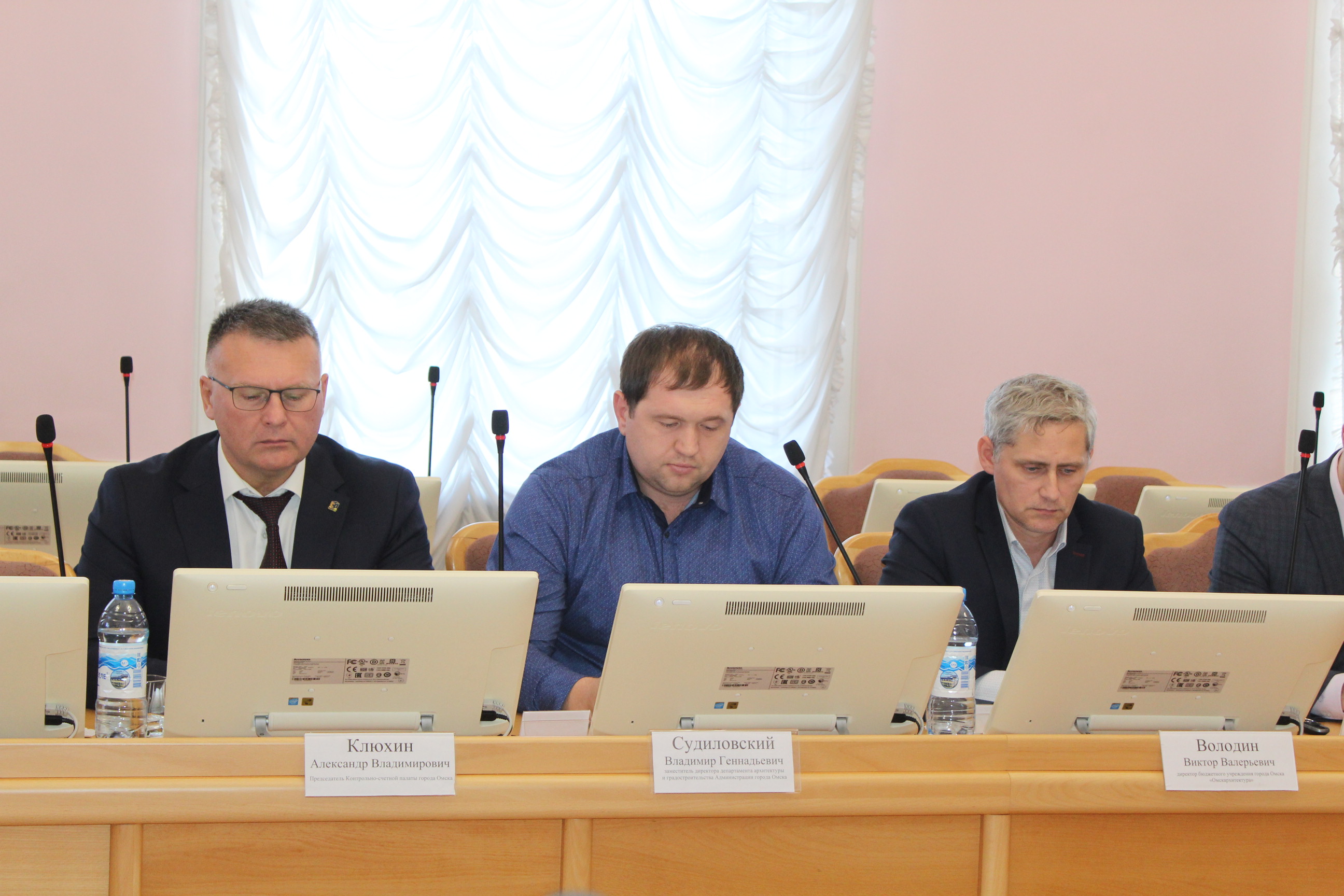 Участие Председателя КСП г. Омска в заседании комитета Омского городского Совета по вопросам градостроительства, архитектуры и землепользования 21.10.2026